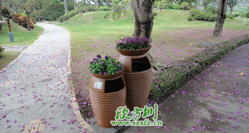  園林景區環保的選擇，玻璃鋼帶花盆垃圾桶